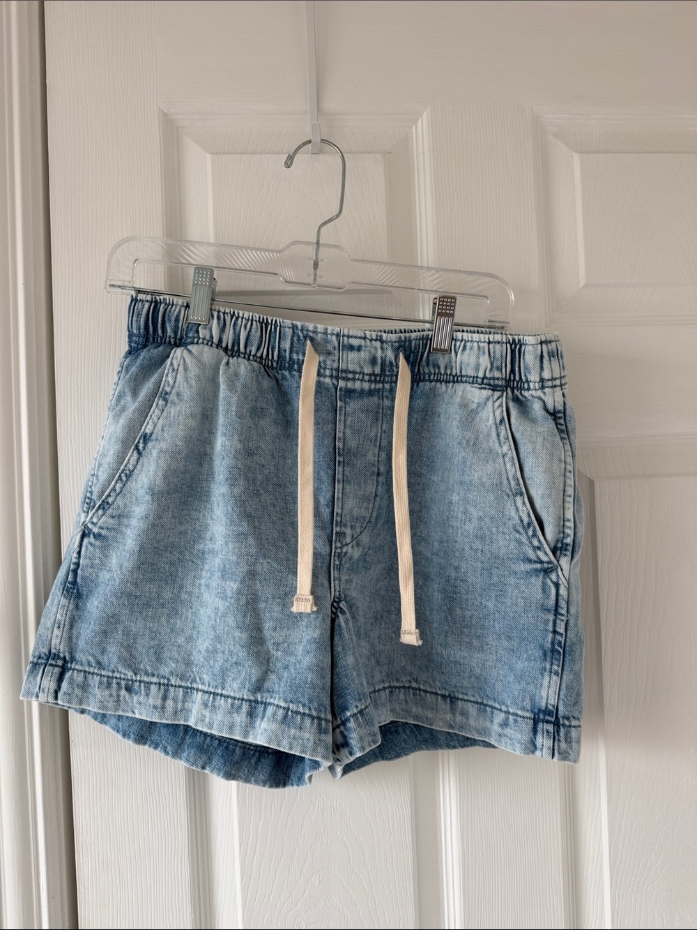 GAP easy denim shorts S Light Wash Denim Drawstring Women's Shorts